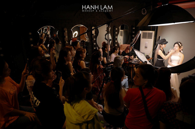 Hạnh Lâm Makeup Academy – Nơi giúp phái đẹp tự tin tỏa sáng - Ảnh 2. Hạnh Lâm Makeup Academy – Nơi giúp phái đẹp tự tin tỏa sáng - Ảnh 2.