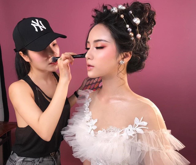 Hạnh Lâm Makeup Academy – Nơi giúp phái đẹp tự tin tỏa sáng - Ảnh 1. Hạnh Lâm Makeup Academy – Nơi giúp phái đẹp tự tin tỏa sáng - Ảnh 1.