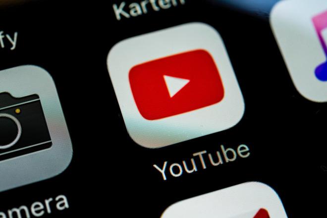 Video trên YouTube sẽ “mờ tự nhiên trong thời gian tới do dịch Covid-19 - Ảnh 1. Video trên YouTube sẽ “mờ tự nhiên trong thời gian tới do dịch Covid-19 - Ảnh 1.