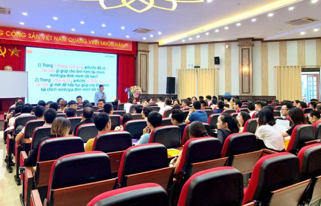 Sức hút từ lớp học “vỡ lòng” dành cho nhà đầu tư - Ảnh 1. Sức hút từ lớp học “vỡ lòng” dành cho nhà đầu tư - Ảnh 1.