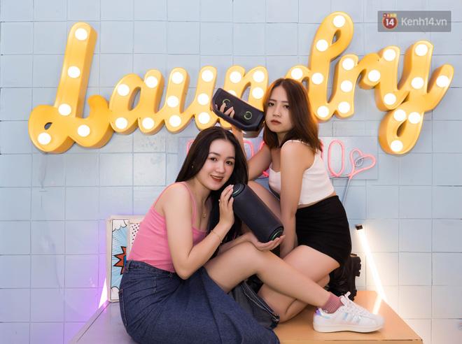 Đánh giá nhanh loa LG XBOOM Go: Thiết kế trẻ trung, nhiều tính năng thông minh, phù hợp cho fan Rap Việt - Ảnh 4. Đánh giá nhanh loa LG XBOOM Go: Thiết kế trẻ trung, nhiều tính năng thông minh, phù hợp cho fan Rap Việt - Ảnh 4.