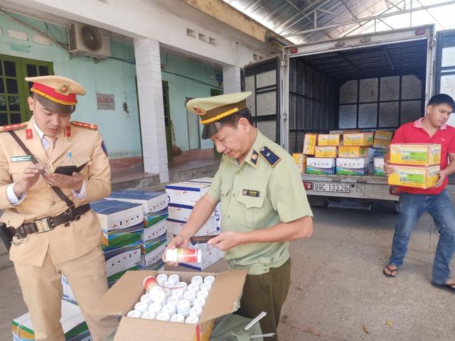 Ngăn chặn hàng chục nghìn sản phẩm thuốc bảo vệ thực vật nhập lậu - Ảnh 1. Ngăn chặn hàng chục nghìn sản phẩm thuốc bảo vệ thực vật nhập lậu - Ảnh 1.