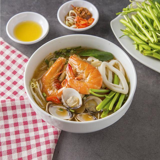 Chuỗi bún cay Thái Hai Thuận thu hút giới trẻ ở Sài Gòn - Ảnh 2. Chuỗi bún cay Thái Hai Thuận thu hút giới trẻ ở Sài Gòn - Ảnh 2.