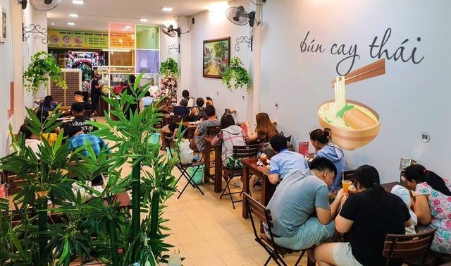 Chuỗi bún cay Thái Hai Thuận thu hút giới trẻ ở Sài Gòn - Ảnh 7. Chuỗi bún cay Thái Hai Thuận thu hút giới trẻ ở Sài Gòn - Ảnh 7.