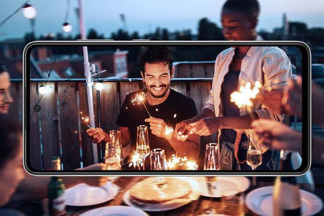 “Hot rần rần” với Samsung Galaxy A52 5G, vừa nhanh, mạnh, chống nước lại có cả bộ camera “xịn xò” - Ảnh 5. “Hot rần rần” với Samsung Galaxy A52 5G, vừa nhanh, mạnh, chống nước lại có cả bộ camera “xịn xò” - Ảnh 5.