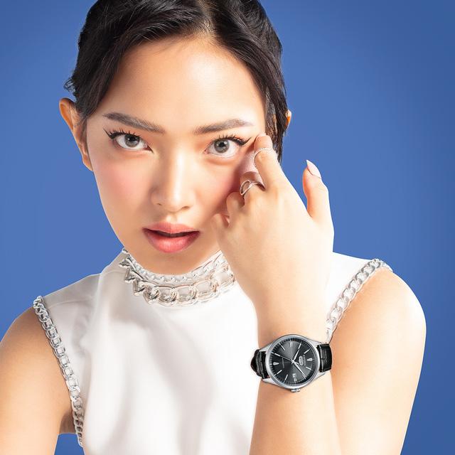 Đồng hồ chính hãng sang chảnh có thừa dành cho thế hệ Gen Z đầy phong cách - Ảnh 4. Đồng hồ chính hãng sang chảnh có thừa dành cho thế hệ Gen Z đầy phong cách - Ảnh 4.