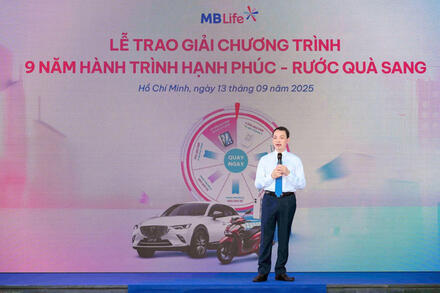 Bảo hiểm MB Life trao thưởng xe ô tô cho khách hàng quay số may mắn đợt 1