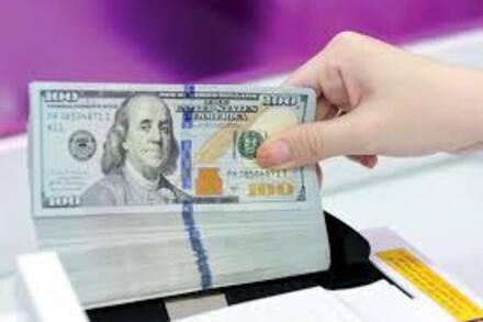 Tỷ giá USD hôm nay 18/10/2025: Ngân hàng giảm, “chợ đen” tăng mạnh