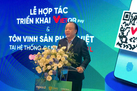 Thanh toán không tiền mặt, bước tiến mới của thị trường bán lẻ Việt
