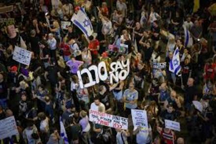 Hàng chục nghìn người biểu tình phản đối nghĩa vụ quân sự ở Israel