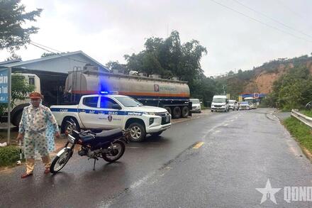 Đèo Ngoạn Mục tiếp tục sạt lở, giao thông tạm thời gián đoạn