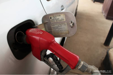 Đổ nhầm xăng vào xe diesel, phải làm sao?