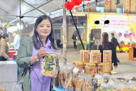 Gia Lai rộn ràng phiên chợ OCOP trước thềm tết Bính Ngọ