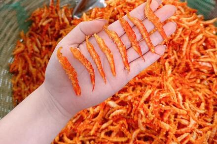 Tôm khô hình móng chim