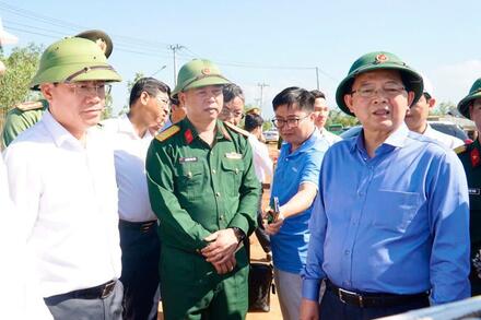 Phó Thủ tướng Hồ Quốc Dũng kiểm tra tiến độ đường cao tốc Quy Nhơn - Pleiku