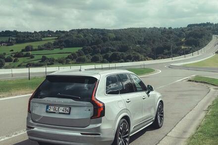 Volvo XC90 2026 giá dự kiến gần 3,6 tỷ đồng sắp ra mắt khách Việt