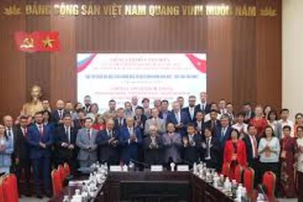 Đẩy mạnh hoạt động giao lưu nhân dân giữa MTTQ Việt Nam và thành phố Saint Petersburg (Liên bang Nga)