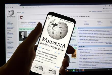 Wikipedia cấm sử dụng AI để viết bài