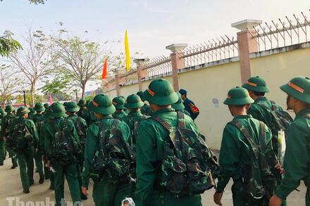 Từ lao động giản đơn đến kinh tế tri thức: Bài toán năng suất ở Khánh Hòa