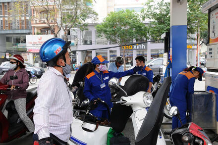 Giá dầu giảm sâu gần 2.000 đồng, dầu diesel không quá 31.041 đồng/lít