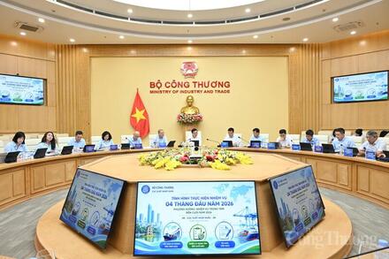 Chùm ảnh: Bộ trưởng Bộ Công Thương Lê Mạnh Hùng làm việc với Cục Xuất nhập khẩu