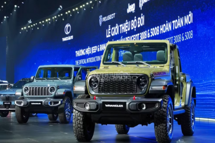 Jeep Wrangler 2026 chính thức ra mắt khách Việt, giá bán từ 3 tỷ đồng