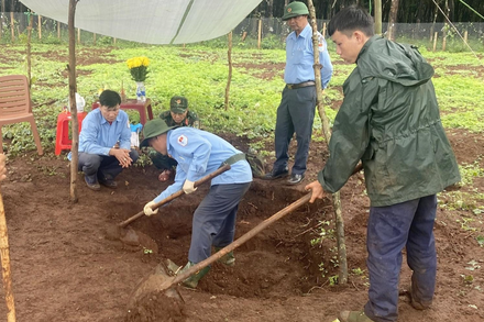 Gia Lai: Phát hiện một hài cốt liệt sỹ trong quá trình đào hố cà phê