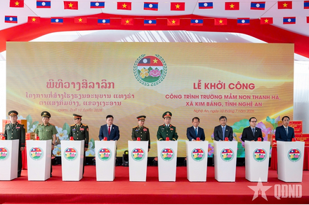 Đoàn đại biểu hai nước Việt Nam - Lào dự Lễ khởi công trường mầm non tại Nghệ An
