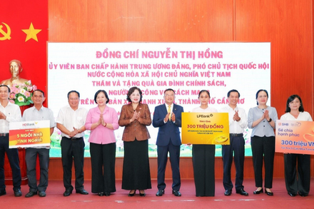LPBank đóng góp 15 tỷ đồng chăm lo người có công, nối dài hành trình "Đền ơn đáp nghĩa"