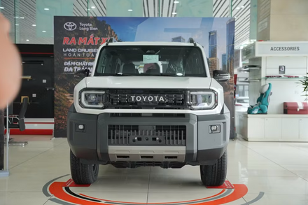 Bảng giá Toyota tháng 8/2026: Bổ sung Land Cruiser FJ, loạt xe giảm giá mạnh
