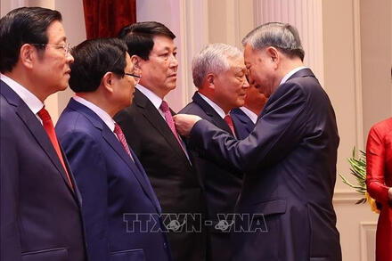 Tri ân các thế hệ lãnh đạo Đảng, Nhà nước vì những đóng góp cho sự nghiệp cách mạng