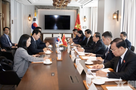 Chủ tịch Quốc hội Trần Thanh Mẫn tiếp Chủ tịch Nhóm Nghị sĩ hữu nghị Hàn Quốc - Việt Nam