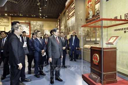 Chủ tịch Quốc hội Trần Thanh Mẫn thăm Bảo tàng Lịch sử Đảng Cộng sản Trung Quốc