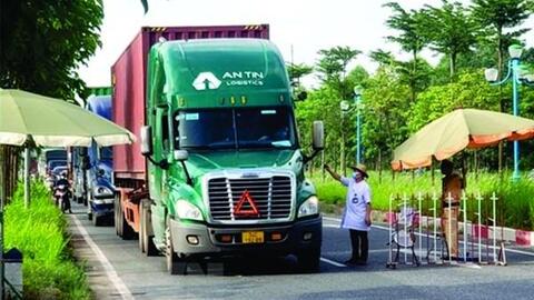 Giải quyết khó khăn cho khâu lưu thông hàng hóa