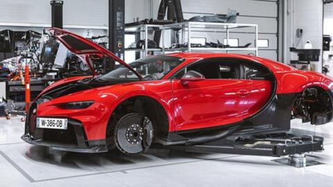 Chỉ vì một con ốc siết chưa đủ chặt, Bugatti Chiron bị mở chiến dịch triệu hồi kỳ lạ nhất từ trước đến nay