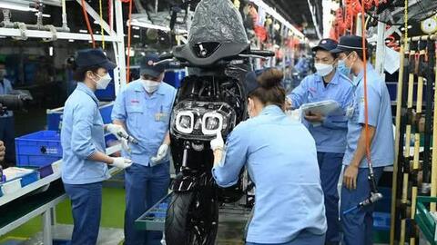 Xe máy điện đến thời hút khách