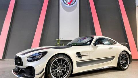 Cận cảnh Mercedes-AMG GT R Pro màu trắng độc nhất Việt Nam giống chiếc Minh Nhựa từng úp mở