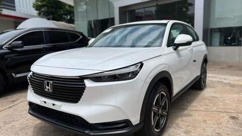 Đại lý tiết lộ Honda HR-V 2022 có 2 phiên bản, giá dự kiến từ 720 triệu đồng, ra mắt tháng sau, đấu vua doanh số Kia Seltos