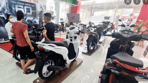 Vì sao xe máy khan hàng, tăng giá chóng mặt?