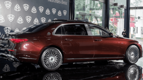 Ngồi thử Mercedes-Maybach S 680 giá 16 tỷ đồng tại Việt Nam: Đóng mở cửa như Rolls-Royce, ghế ông chủ có thể biến thành giường