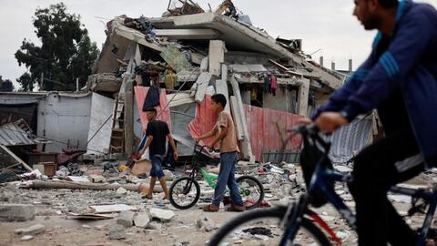 Số người chết tại Gaza tăng lên hơn 7.000, dư luận kêu gọi bảo vệ dân thường