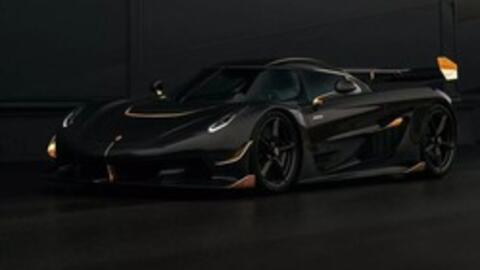 Đại gia bất động sản chơi siêu xe Koenigsegg khác người: Rắc bột vàng lên khắp vỏ carbon, mạ vàng 24k nhiều chi tiết ngoại thất