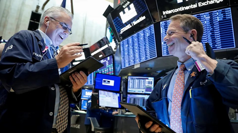 Chứng khoán Mỹ tăng điểm ấn tượng: Dow Jones phá đỉnh lịch sử sau khi vượt mốc 38.000 điểm