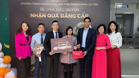 Khách hàng VIP của VPBank được nhận kim cương
