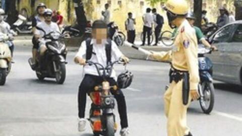 Lái xe 50cc, xe máy điện phải có bằng lái?