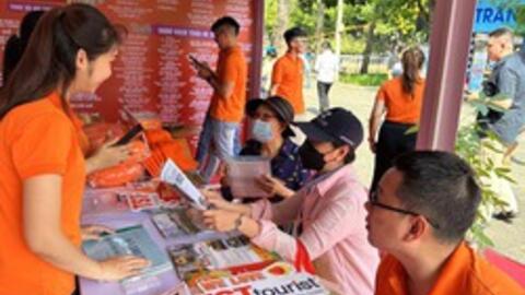 Vé máy bay giá cao, TP HCM kích cầu du lịch hè bằng cách nào?