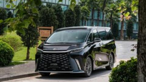 Lexus LM 2024 ra mắt Việt Nam: Giá từ 7,29 tỷ, có bản 4 chỗ cho chủ tịch, màn hình khủng 48 inch, như căn hộ di động