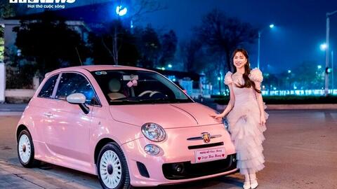 "Soi" xe Fiat 500 mới tậu của Hòa Minzy