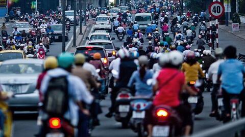 1.000 dân Việt Nam mới có khoảng 50 xe ô tô, trong khi Brunei là 721 xe, Thái Lan 280 xe, Malaysia 542 xe, Singapore 176 xe…