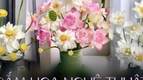 Cắm hoa sen nghệ thuật bằng cách vô cùng đơn giản, ai cũng làm được chỉ nhờ 1 món đồ giá vài nghìn đồng